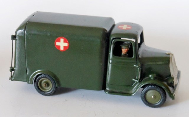 Britains Ambulance Set #1513: Post War. One Piece. Condition excellent. Unboxed.