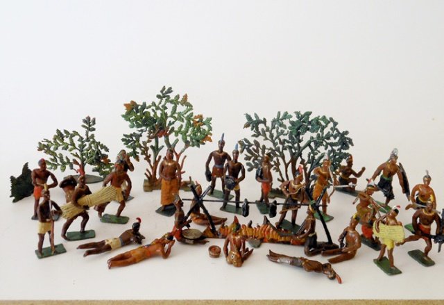 Heyde Indian Encampment: Pre-War. 48mm 30 pieces. Unboxed. Condition very good.