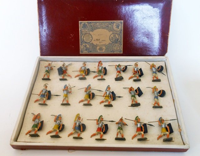 Heyde Romans Set #97: Pre-War. 20 pieces. With original box. Condition excellent. Box good, with splits on side of the lid.