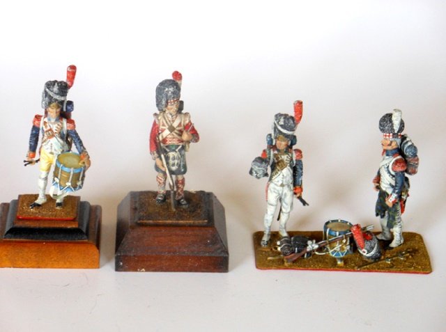 Military Miniatures: Post War. Depicting French and Napoleonic Troops. Post War. Unboxed. Some paint chips on most figures. Condition fair. 3 pieces.