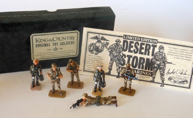 King and Country Set #39: US Marines Desert Storm Limited Edition. 6 pieces. With original box. Condition excellent. Box excellent.