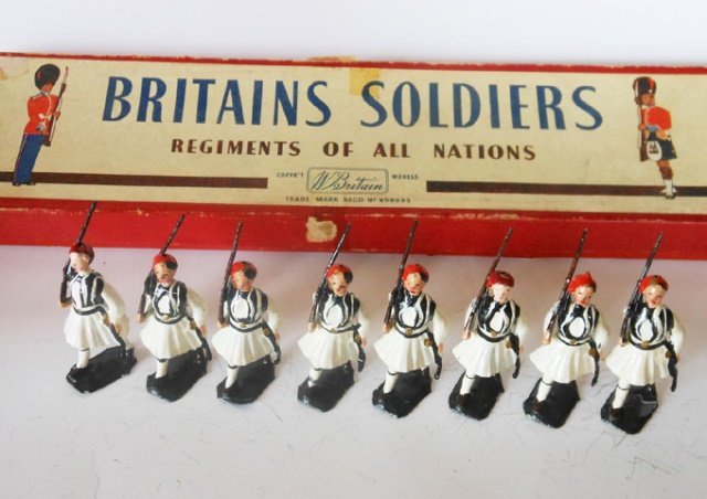 Britains Set #196 Greek Evzones: Post War. 8 pieces. With original R.O.A.N. box. No tie card. Condition excellent. Box good.