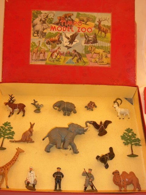 Timpo Model Zoo #471: Timpo Model Zoo #471; tied in box; pristine; 16 pieces.