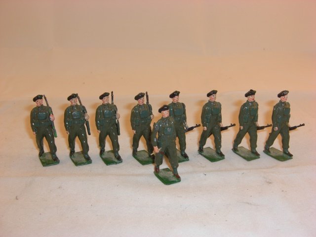 Britains from Set #2010 Airborne Infantry: Britains from Set #2010 Airborne Infantry; condition excellent; 9 pieces; post war.