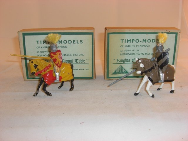 Timpo Knights: Timpo Knights; King Arthur KN69 with yellow metal lance, Sir Agravaine KN775; condition pristine; 2 pieces and boxes. E