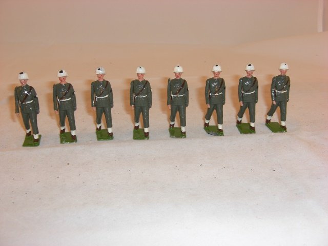 Britains #2021 US Military Police: Britains #2021 US Military Police; condition excellent; 8 pieces; post war.