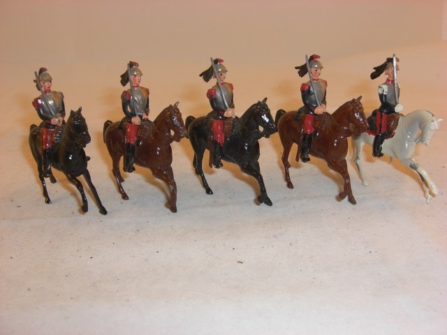 Britains #138 French Cuirassiers: Britains #138 French Cuirassiers; condition excellent; 5 pieces; post war.