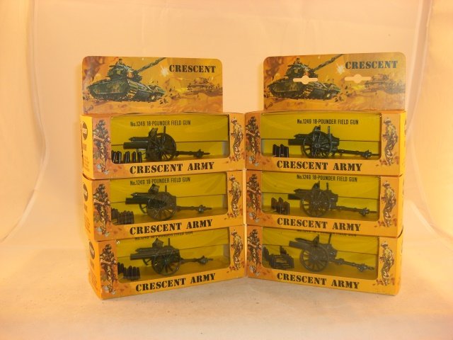 Crescent Cannon: Crescent cannon boxed; condition mint in box; 6 sets.