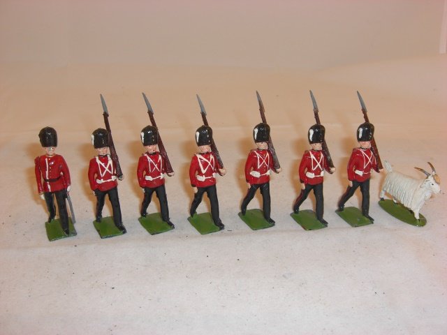 Britains #74 Royal Welch Fusiliers: Britains #74 Royal Welch Fusiliers; condition excellent; 8 pieces; post war.