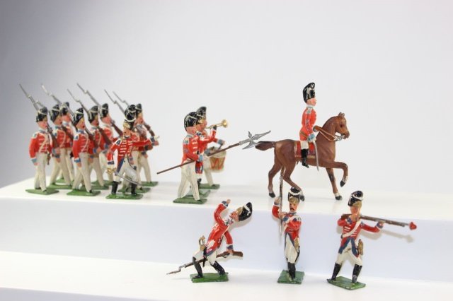 Heyde British Revolutionary: Marching With Mounted Officer and Action Figures 48mm Excellent Condition No Box 17 Pieces.