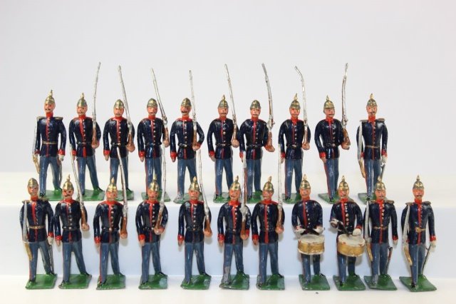 Norris German Army: Marching Shoulder Arms 48mm 5 Missing Helmet Spike Very Good Condition No Box 21 Pieces.