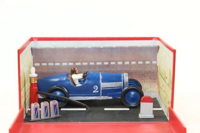 C.B.G. Mignot Open Wheel Racer: With Gas Pump Diorama Excellent Condition Missing Lid With Box 4 Pieces.