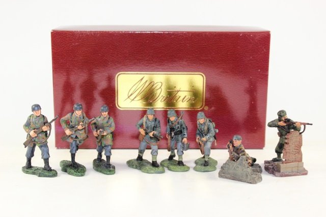 Wm Britains WWII European Theatre: #17458 #17495 #17392 German Paratroopers German Armor Support Team and Dueling Snipers Excellent Condition With Box 8 Pieces.