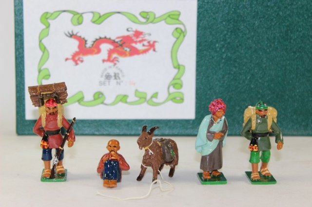 Star Soldiers Silk Road Citizens: #14 Trudging Citizens Excellent Condition With Box 5 Pieces.