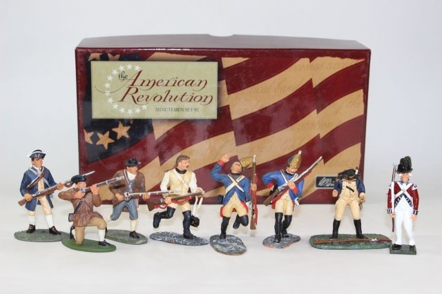 Wm Britains American Revolution: #43016 #17444 #17447 #17286 Colonials And British Excellent With Box 8 Pieces.