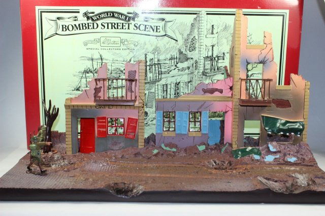 Wm Britains WWI: #00159 Bombed Street Scene Excellent Condition With Box 6 Pieces.