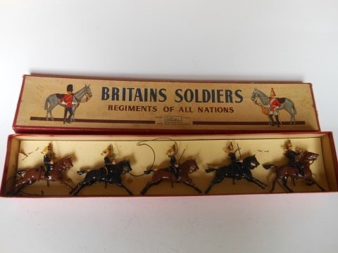 Britains Set #8 4th Queen’s Own Hussars, ROAN: Post War. 5 pieces mounted. Untied. Retaining card in original R.O.A.N. box. Condition excellent. Box good. (two corners of lid split)