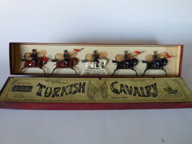 Britains Set #71 Turkish Cavalry: 5 pieces, mounted. RARE. Pre- War. Slotted in retaining card, in original Whisstock box. Condition excellent. Box very good.
