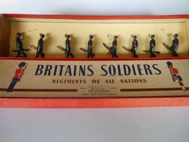 Britains Set #197 Gurkha Rifles, in R.O.A.N. box: Malaun Regiment. 8 pieces. Post War. Untied. Retaining card inside original R.O.A.N. box. Condition excellent. Box very good.