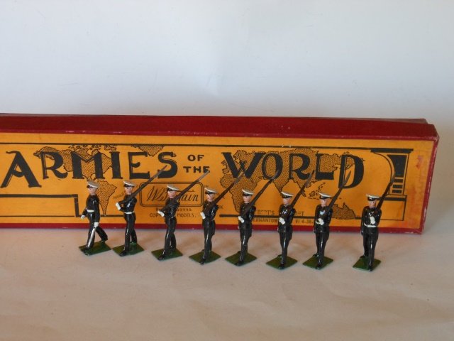 Britains Set #1835 Argentine Naval Cadets: 8 pieces. RARE. Pre-War. Untied. Retaining card inside original Armies of the World box. Condition excellent. Box very good.