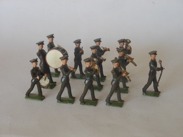Britains Set #1301 U.S. Military Band: Khaki. Post War. Unboxed. 12 Pieces. Condition Very Good.
