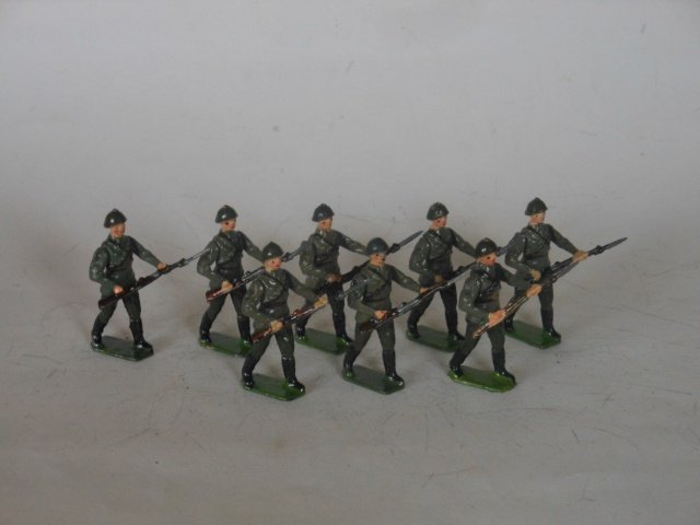 Britains Set #2032 Red Army Infantry: Summer Uniform. Post War. Unboxed. Condition Very Good.