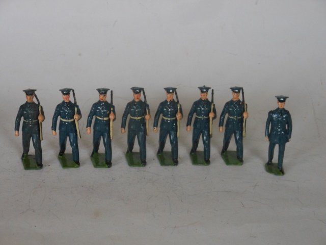Britains Set #2044 U.S. Air Corps: Post War . Unboxed. 8 Pieces Condition. Very Good.