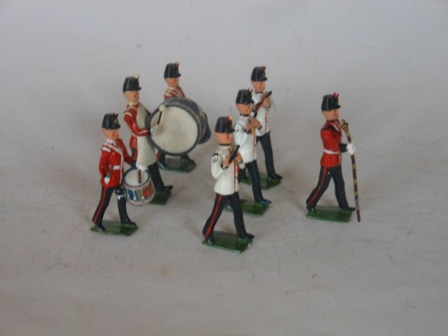 Britains Set #2177 Fort Henry Guards Band: Post War. Unboxed. 7 Pieces. Condition Very good.