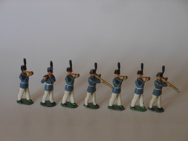 Timpo West Point Cadet Band: 7 pieces. Unboxed. Post War. Condition excellent.
