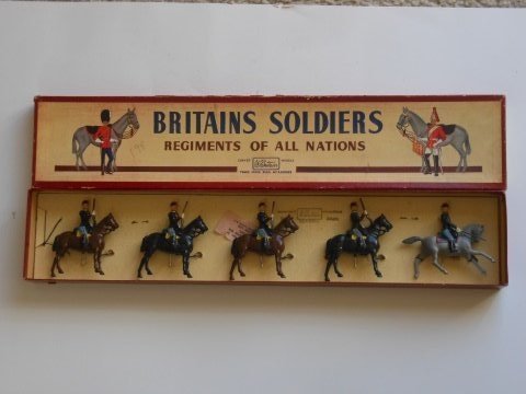 Britains Set #190 Belgian Cavalry: 5 pieces, tied in original R.O.A.N. box. Post War. Condition excellent. Box excellent.