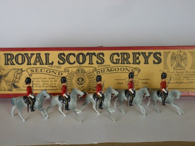 Britains Set #32 Royal Scots Greys: 5 pieces with original Battle Honor Box. Post War. Condition very good. Box very good but has no tie card.