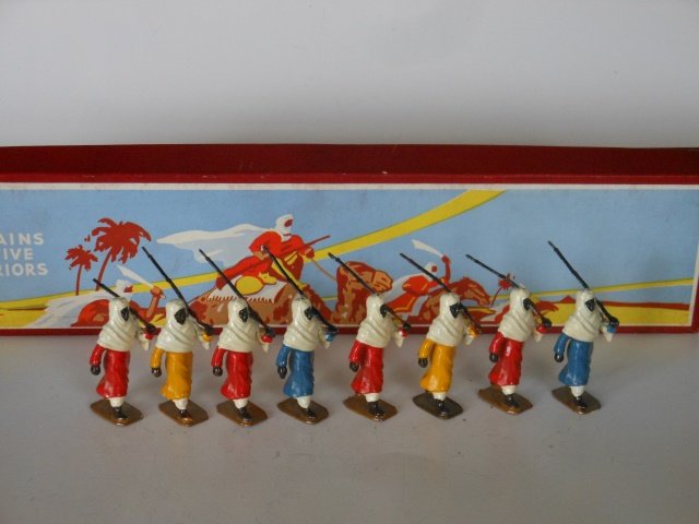 Britains Set #187 Arabs Marching: 5 pieces with original Arab label box. No tie card. Post War. Condition very good. Box very good.
