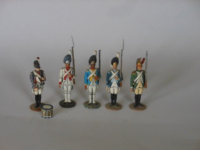 Jabouley Napoleonic Troops: Drum detached on one figure. 5 pieces. Post War. Unboxed. Condition very good.