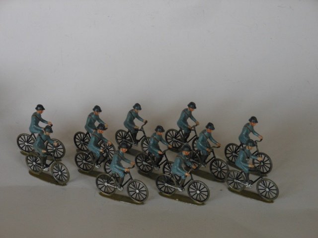 Mignot French World War One Cyclists: 12 pieces. Post War. Unboxed. Condition very good.