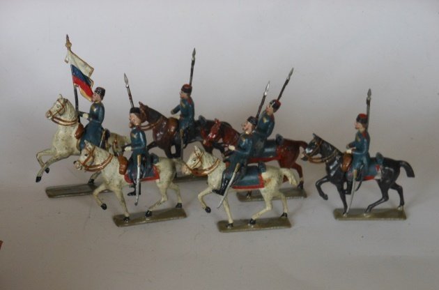 Mignot Russian Cossacks, Gray Cloaks: 6 pieces. Post War. Unboxed. Condition very good.