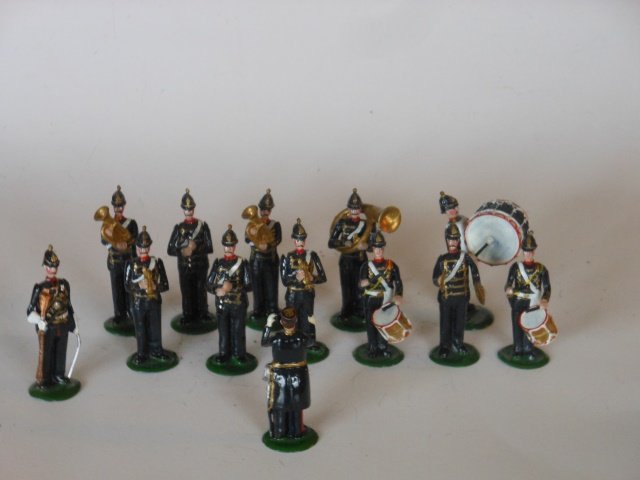 Gunner Royal Artillery Band: 13 pieces. Post War. Unboxed. Condition very good.