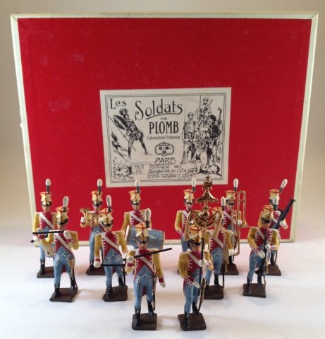 Mignot Musique Des Chasseurs 19th Regiment: 12 pieces. Condition Excellent. Box Excellent. Post War.