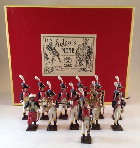 Mignot Musique Chasseurs a Pied de la Guard: 12 pieces. Condition Excellent. Box Excellent. In incorrect box. Post War.