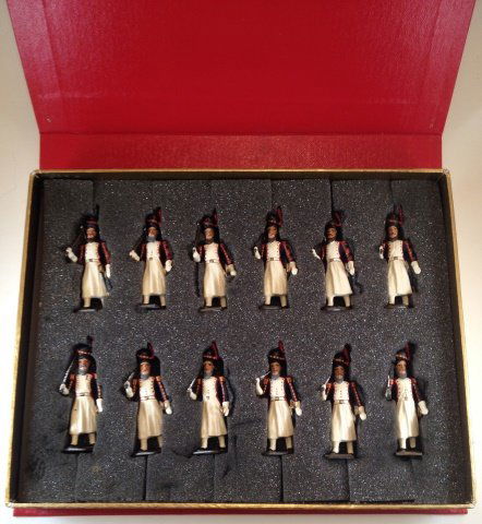 Mignot Sapeurs 28A: 12 pieces. Condition Excellent. Box Excellent. Post War.