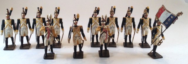 Mignot Dragoons 17th Regiment: 12 pieces. Condition Excellent. No Box. Post War.