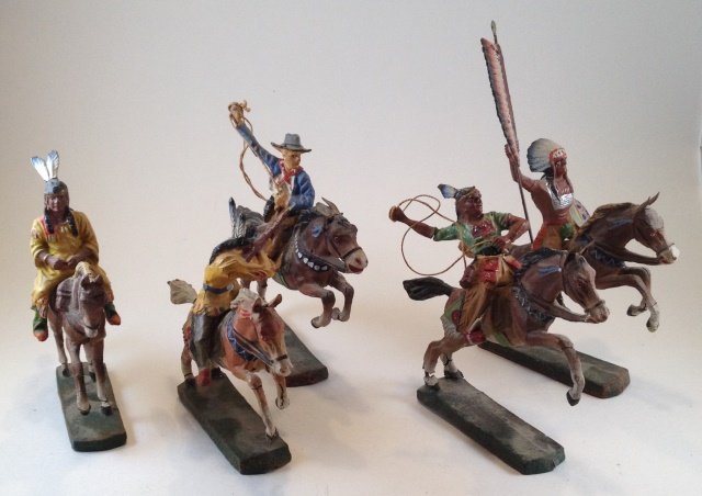 Elastolin Mounted Cowboys & Indians: 5 pieces. Condition Very Good. No Box. Post War.