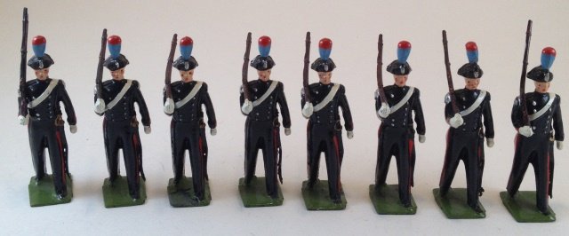 Britains From Set #1437 Italian Carabinieri: 8 pieces. Condition Excellent. Post War.