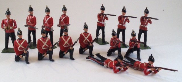 Britains Somerset & West Surrey Regiment: 15 pieces. Condition Very Good to Excellent. No Box. Post War.