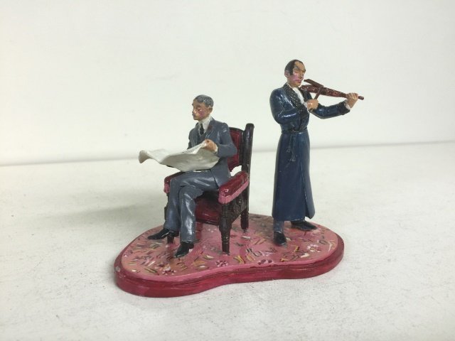 Pheonix Models 1999: Sherlock Holmes and Dr. Watson. 1 Piece. Unboxed. Condition Excellent.