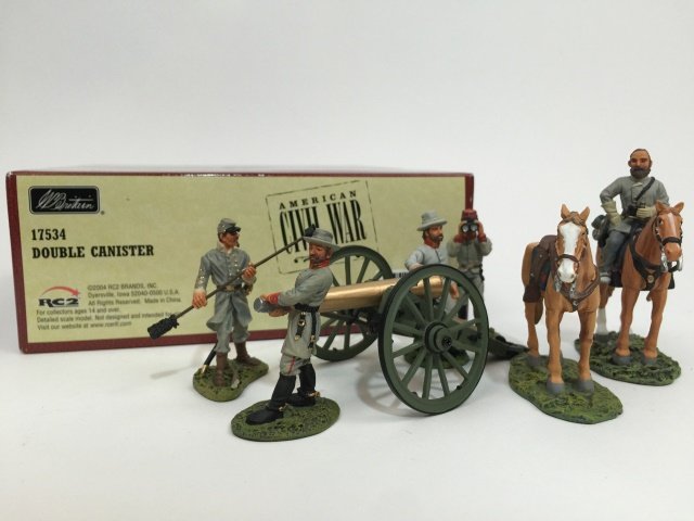W Britain Double Canister Set #17534: American Civil War. Limited edition set that was inspired by the artwork of Dale Gallon and was produced for one year only. Includes postcard of 'Double Canister' painting by Dale Gallon. With origina