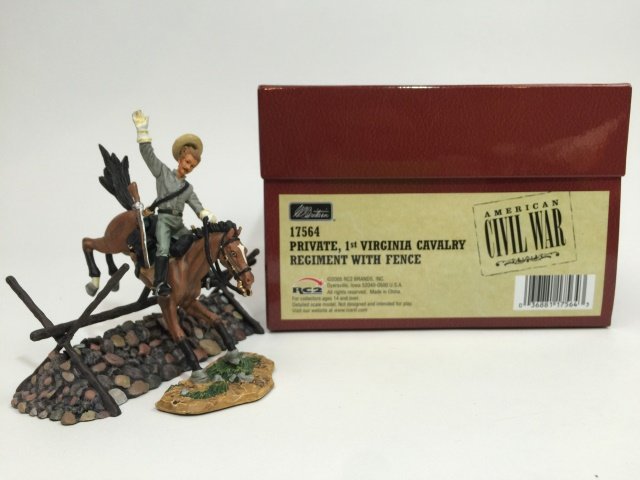 W Britain 1st Virginia Cavalry Set #17564: American Civil War. Private 1st Virginia Cavalry Regiment with Fence. With original box. 5 pieces. Condition Excellent.