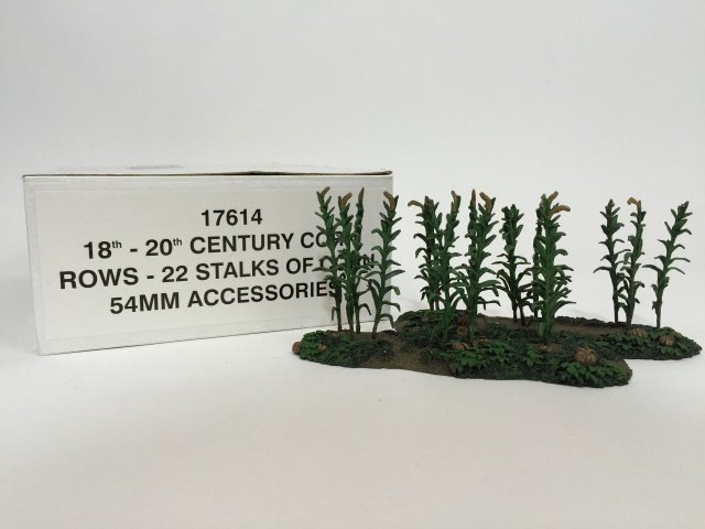 W Britain Corn Rows #17614: 18th - 20th Century Corn Rows - 22 Stalks of Corn. With original box and 54mm Accessories. 2 pieces. Condition Good; 1 corn stalk broken in half.