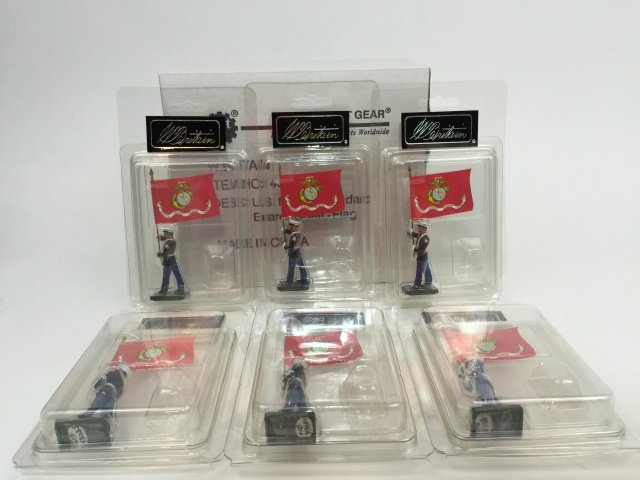 W Britain U.S. Marine Flag Bearers Set #43035: Includes six U.S. Marine Standard Bearer's with USMC Flags. 1/32nd Scale Metal Figures. All with original packaging. 6 pieces. Condition Excellent.