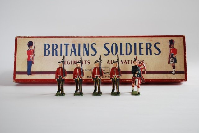 Britains Set #212 Royal Scots: Post War. 5 pieces with original R.O.A.N. box. Untied. Condition excellent. Box very good.