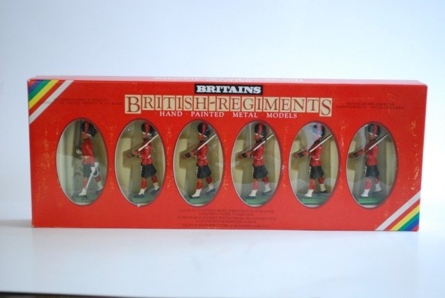 Britains Set #7235 Black Watch: New Metal Model Series. 6 pieces. With original box with cellophane front. Condition mint.